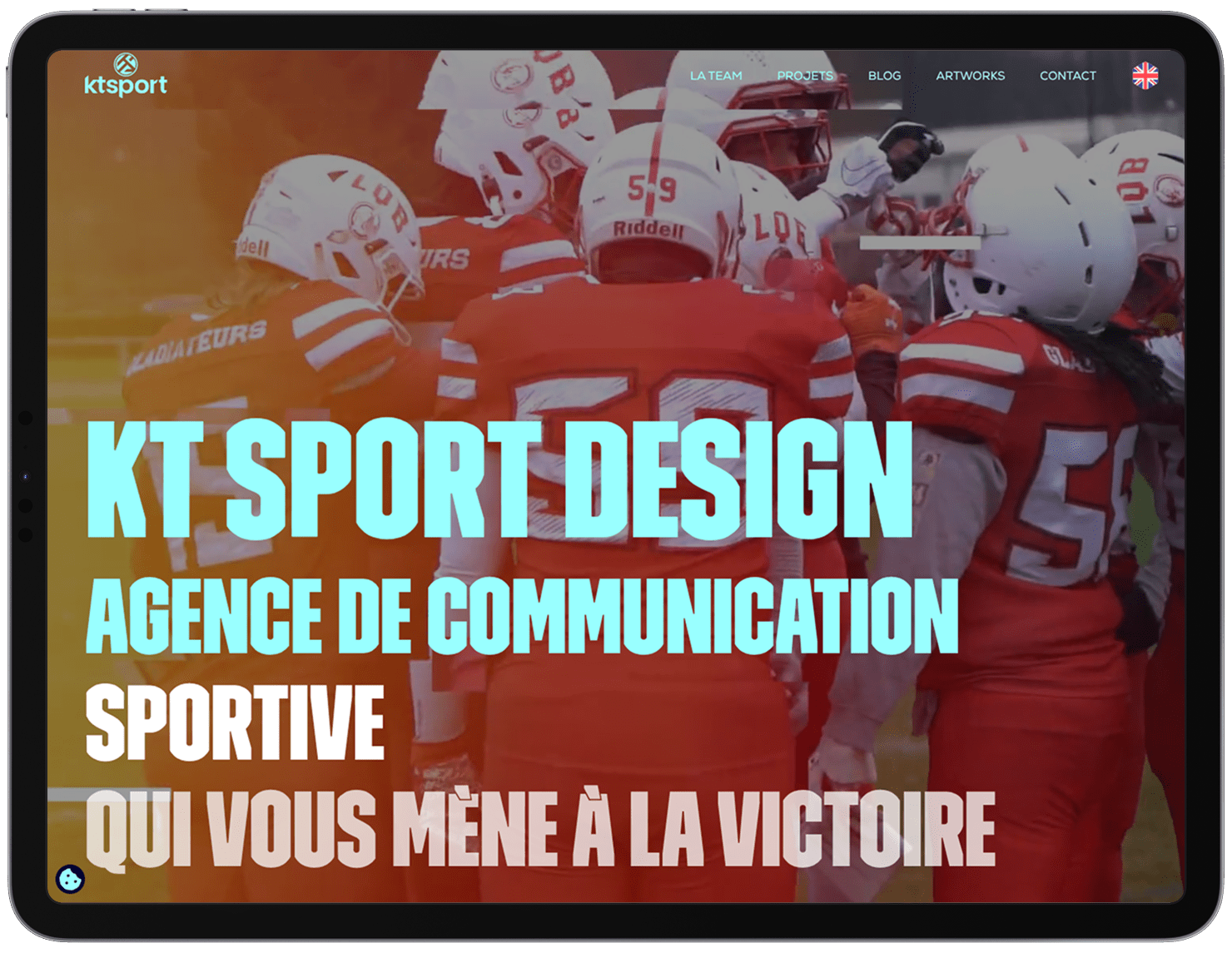 Page d’accueil du site de l’agence de communication sportive KT Sport Design affichée sur tablette en mode paysage